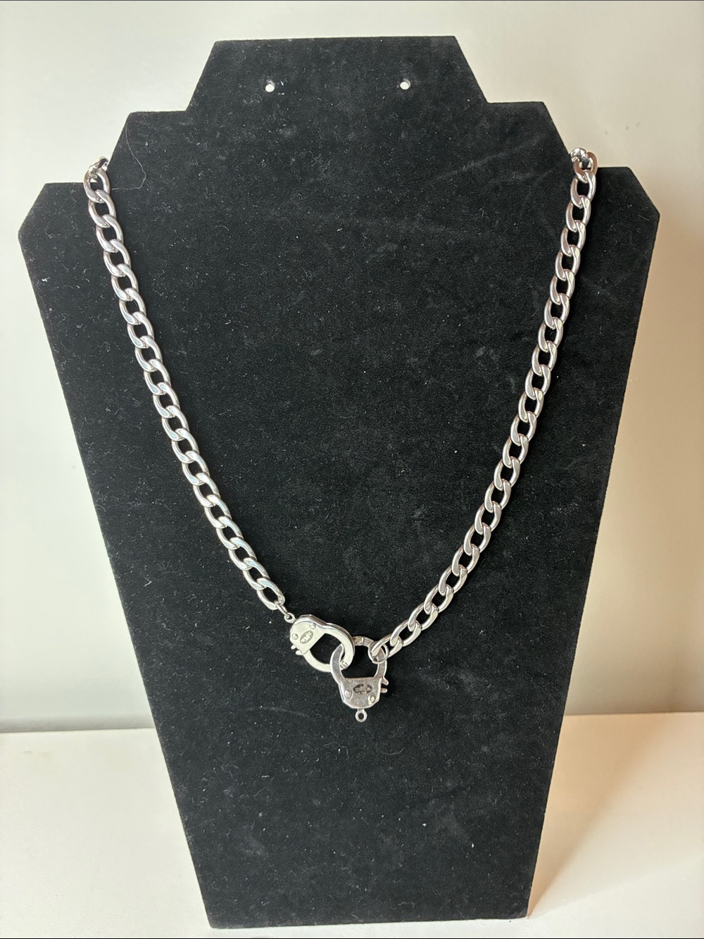 Chunky Silver Fear Handcuff 22” Stainless Steel Chain Necklace - Picture 3 of 12